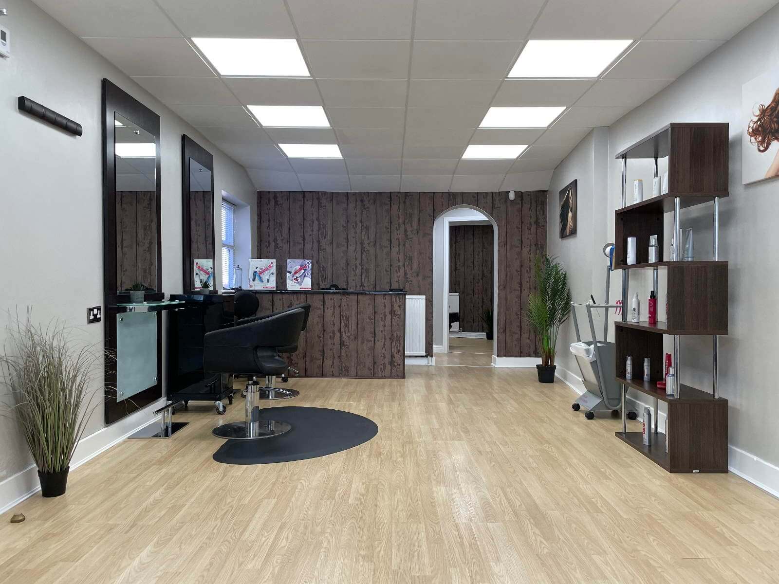 Salon inside 1